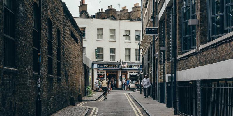 人工智能驱动软件工程变革：需求分析与自动化测试的智能技术解决方案